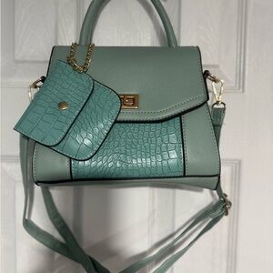 Elegant Green Handbag with Croc-Embossed Pouch
